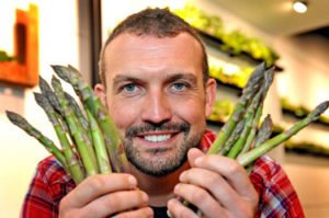 Man-Asparagus-Recipe-Cancer-Myth